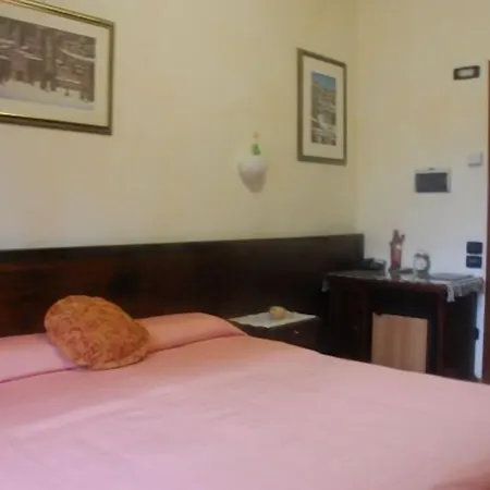 Borgo La Collina فندق بيرودجا